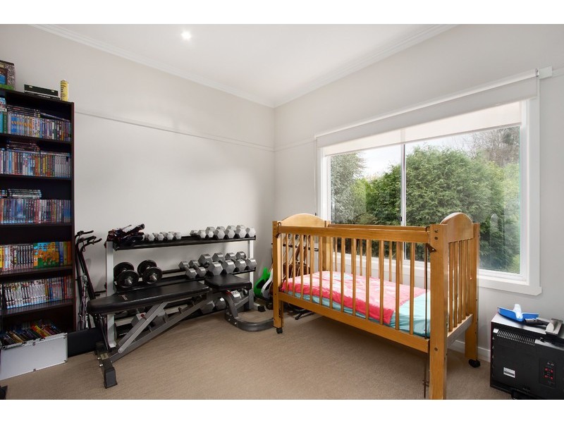 11 Centre Avenue, Warragul VIC 3820