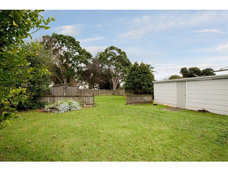 11 Centre Avenue, Warragul VIC 3820