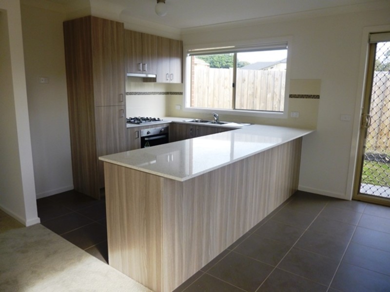 4/14 Shakespeare Court, Drouin VIC 3818
