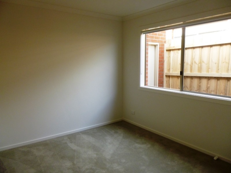 4/14 Shakespeare Court, Drouin VIC 3818