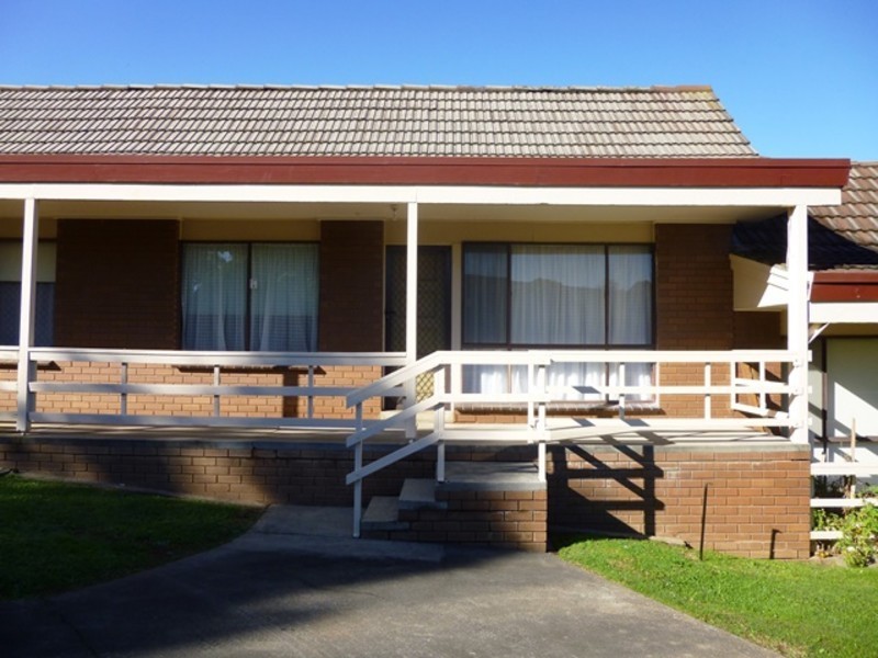 2/234 Princes Way, Drouin VIC 3818