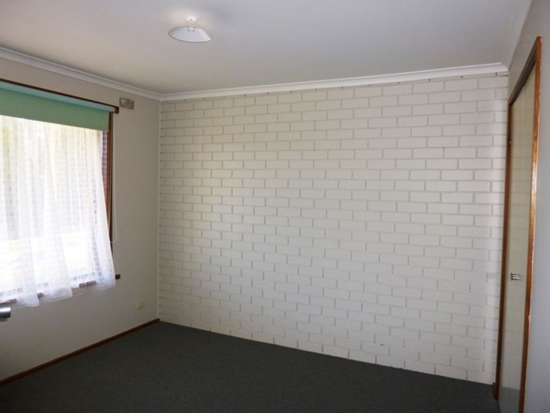 2/234 Princes Way, Drouin VIC 3818