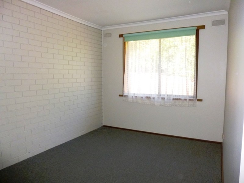2/234 Princes Way, Drouin VIC 3818