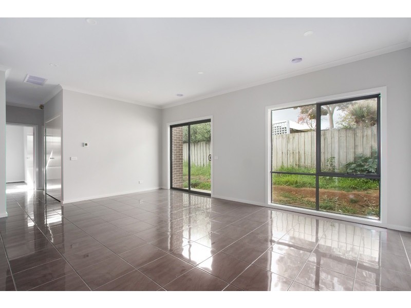 2/7 Pioneer Street, Warragul VIC 3820