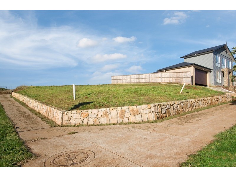 77 Jacksons Drive, Drouin VIC 3818