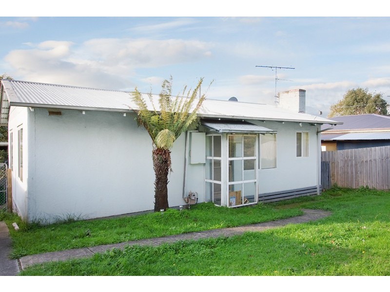 19 Victoria Street, Drouin VIC 3818