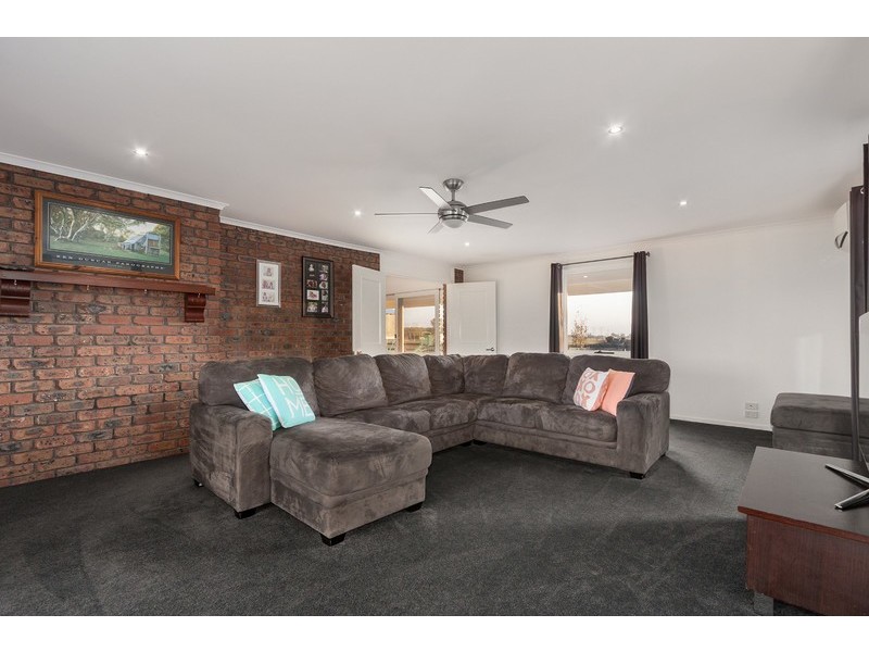 260 Fourteen Mile Road, Garfield VIC 3814