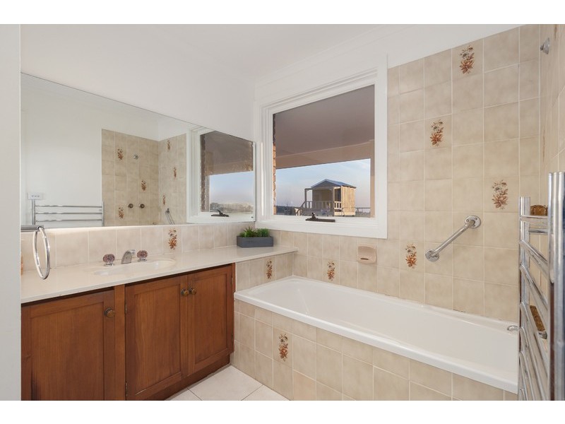 260 Fourteen Mile Road, Garfield VIC 3814