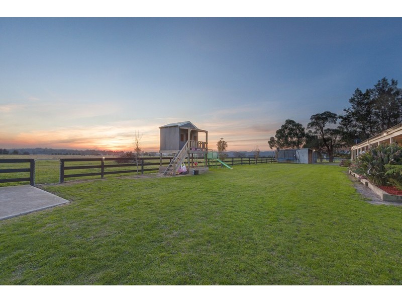 260 Fourteen Mile Road, Garfield VIC 3814
