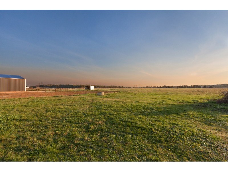 260 Fourteen Mile Road, Garfield VIC 3814