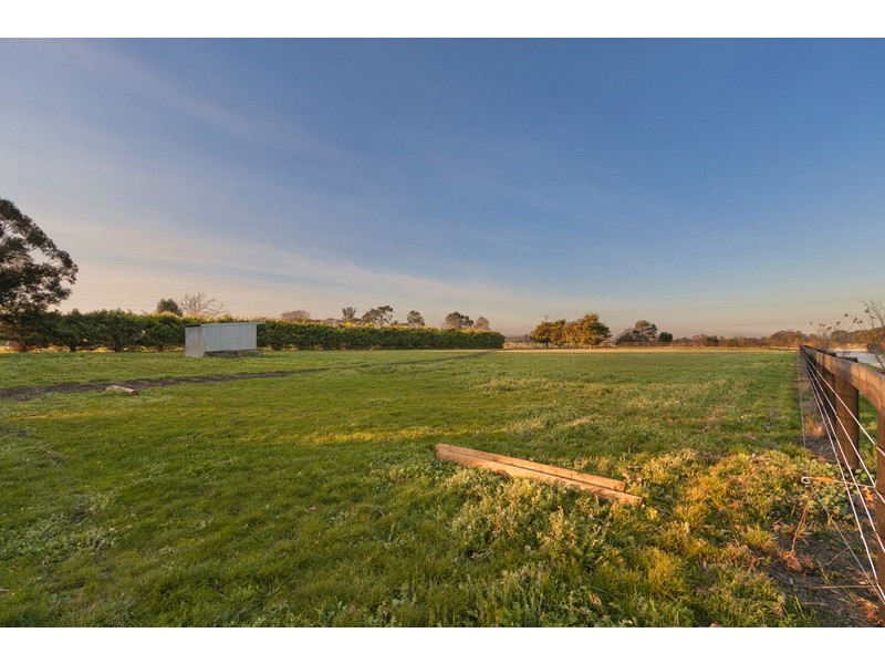 260 Fourteen Mile Road, Garfield VIC 3814