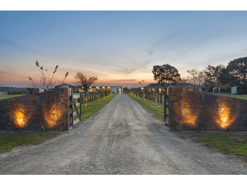 260 Fourteen Mile Road, Garfield VIC 3814