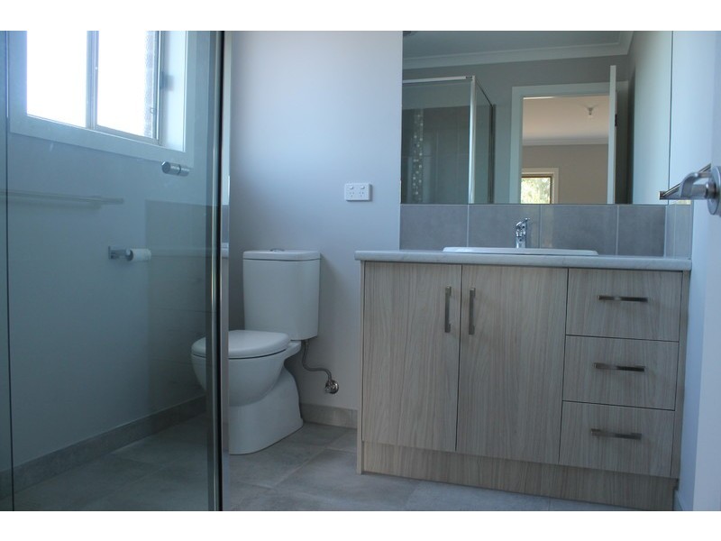 4 Eucalyptus Court, Drouin VIC 3818