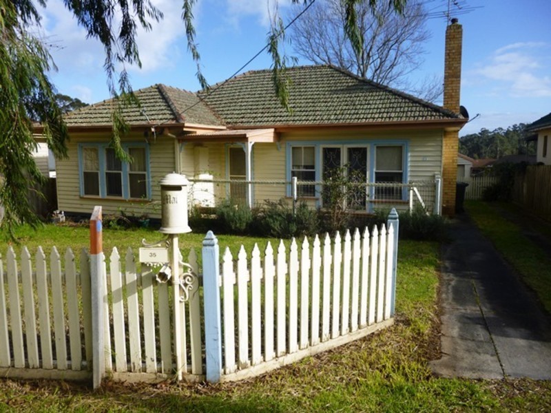 35 Hearn Street, Drouin VIC 3818