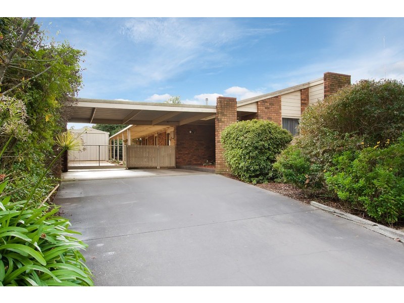 19 Forrest Street, Drouin VIC 3818