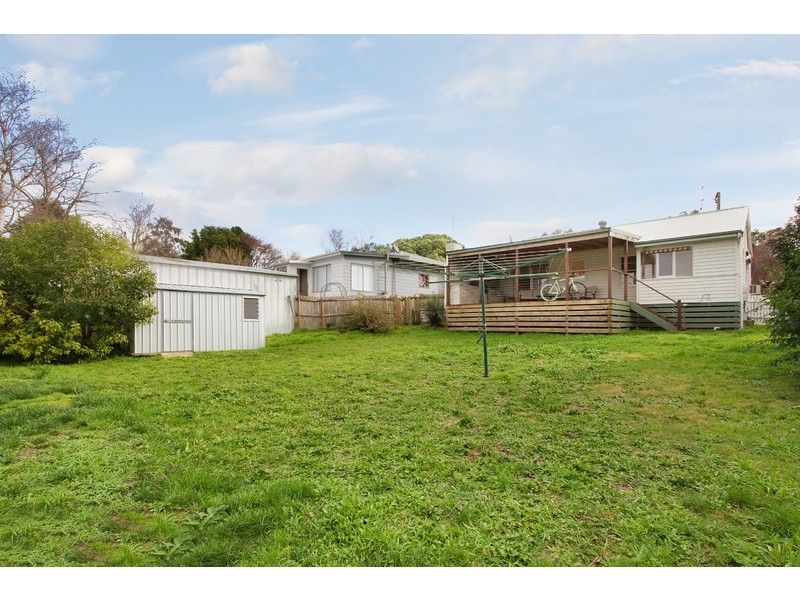 18 Centre Avenue, Warragul VIC 3820
