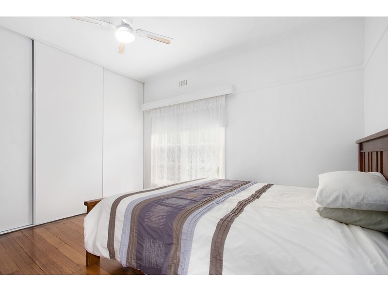 18 Centre Avenue, Warragul VIC 3820