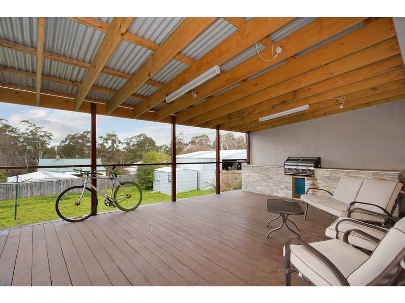 18 Centre Avenue, Warragul VIC 3820