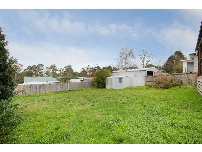 18 Centre Avenue, Warragul VIC 3820