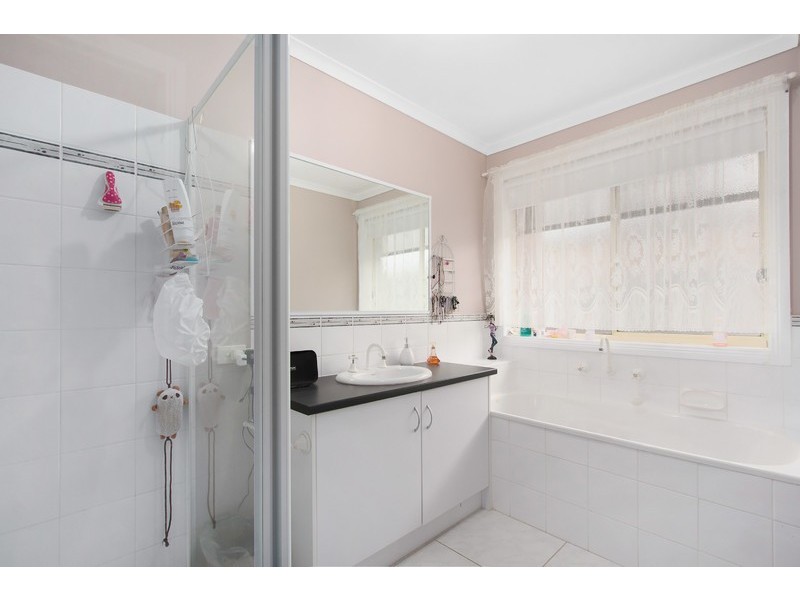 112 Longwarry Road, Drouin VIC 3818