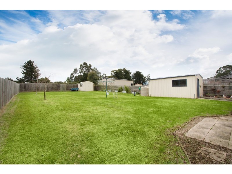 112 Longwarry Road, Drouin VIC 3818