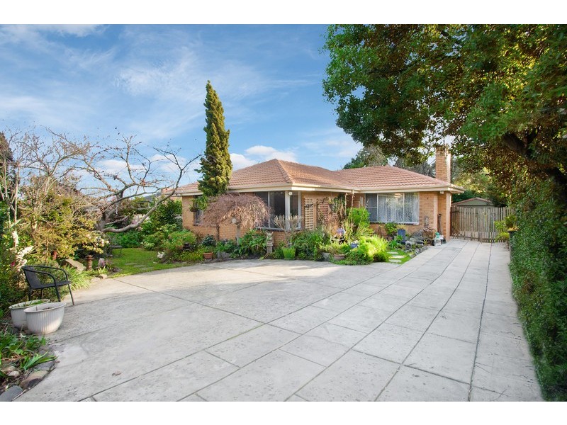 4 Bright Court, Drouin VIC 3818