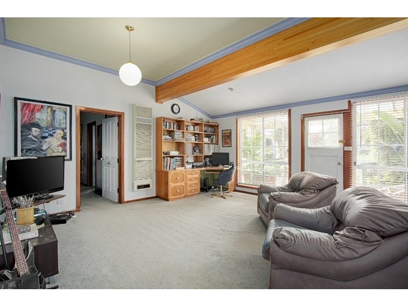 15 Longwarry Road, Drouin VIC 3818