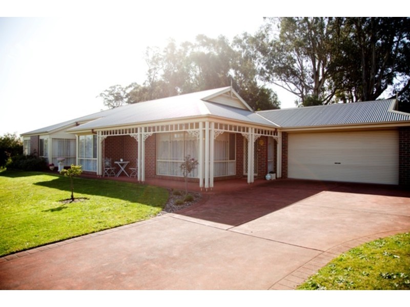 5 Binbeal Road, Drouin VIC 3818