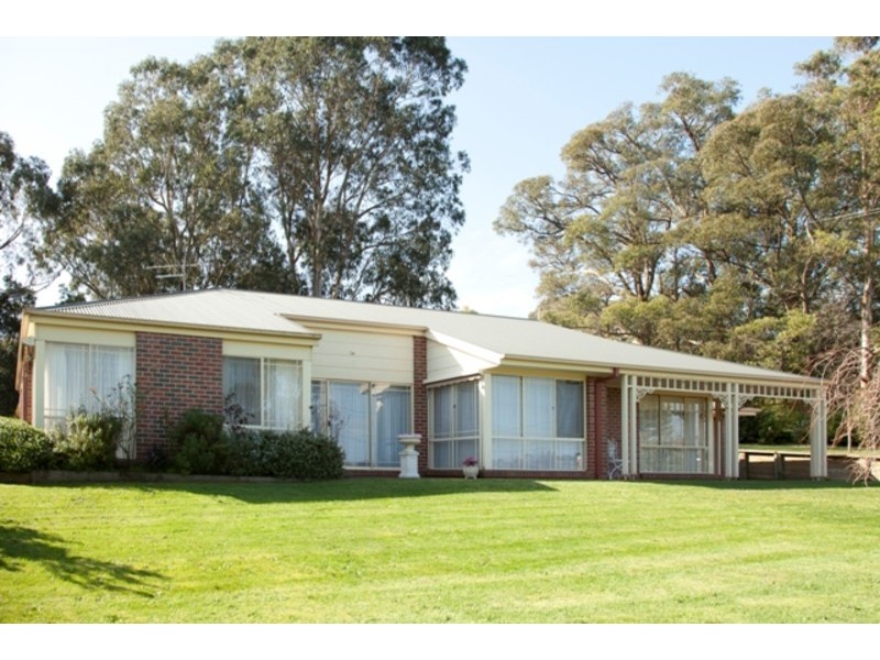 5 Binbeal Road, Drouin VIC 3818