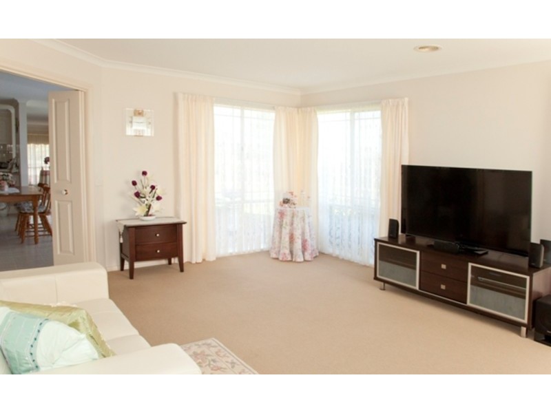 5 Binbeal Road, Drouin VIC 3818