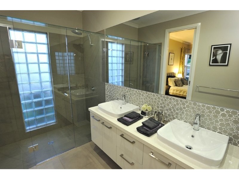 124 Jackson Drive, Drouin VIC 3818