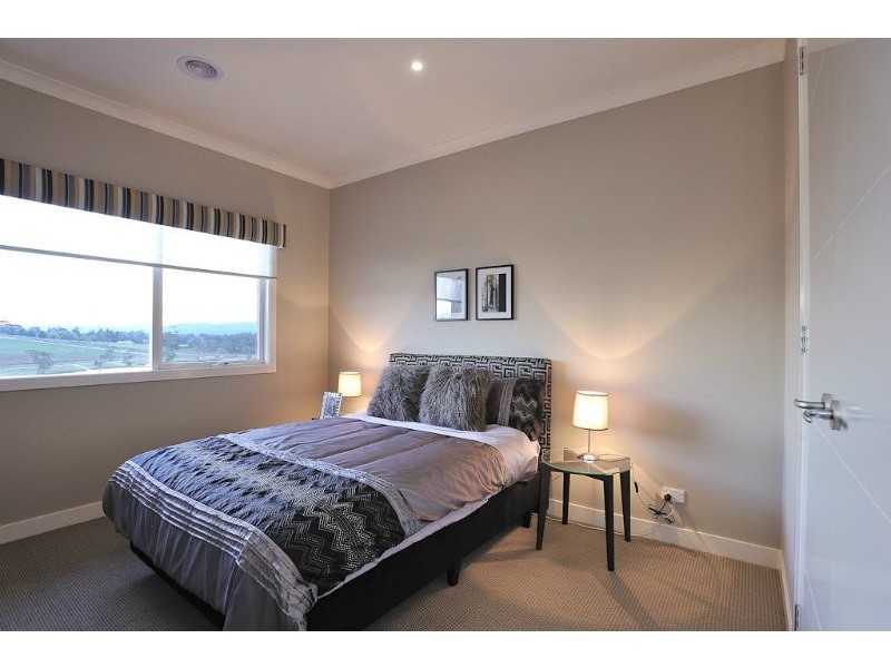 124 Jackson Drive, Drouin VIC 3818