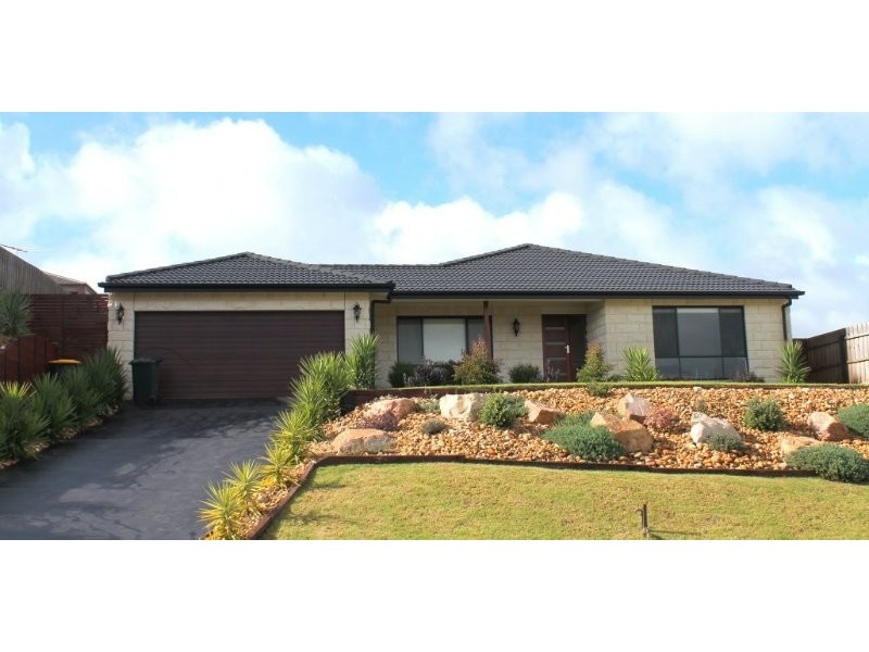 7 Kensington Square, Drouin VIC 3818