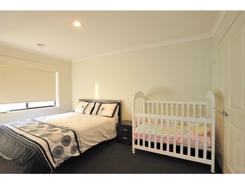 7 Kensington Square, Drouin VIC 3818