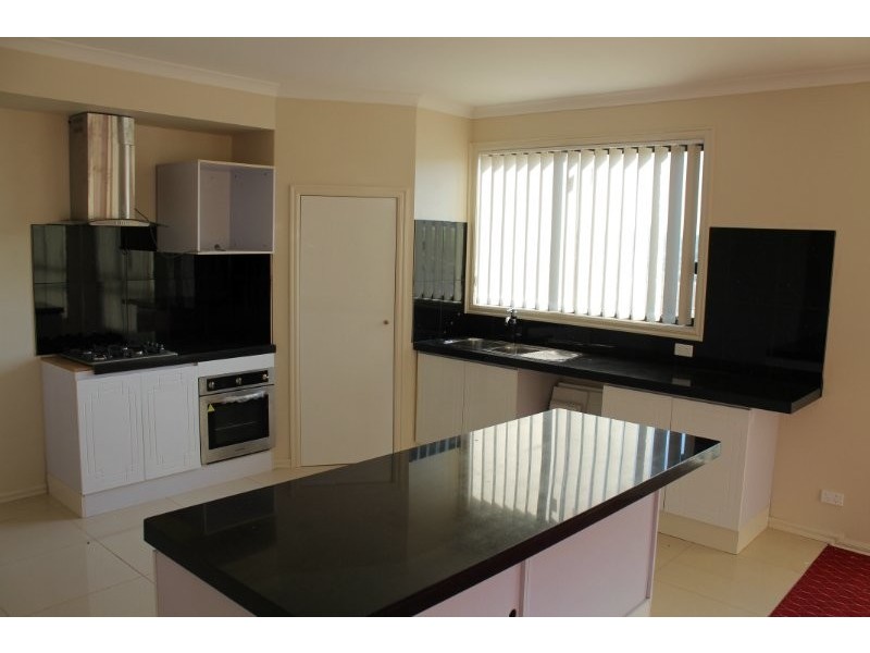 1 Manallack Lane, Drouin VIC 3818