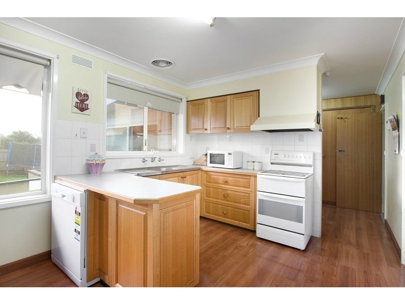 11 McClure Street, Drouin VIC 3818