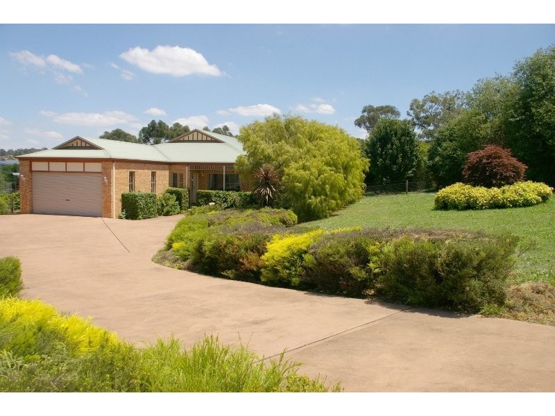 23 Robinhood Way, Drouin VIC 3818