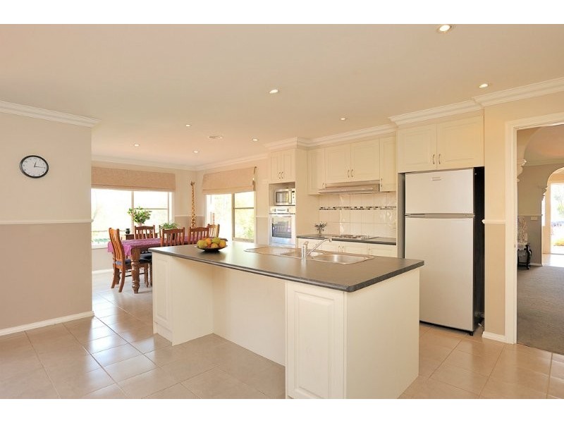 53 Wellwood Road, Drouin VIC 3818