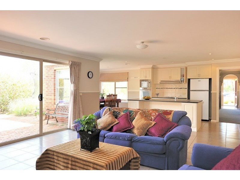 53 Wellwood Road, Drouin VIC 3818