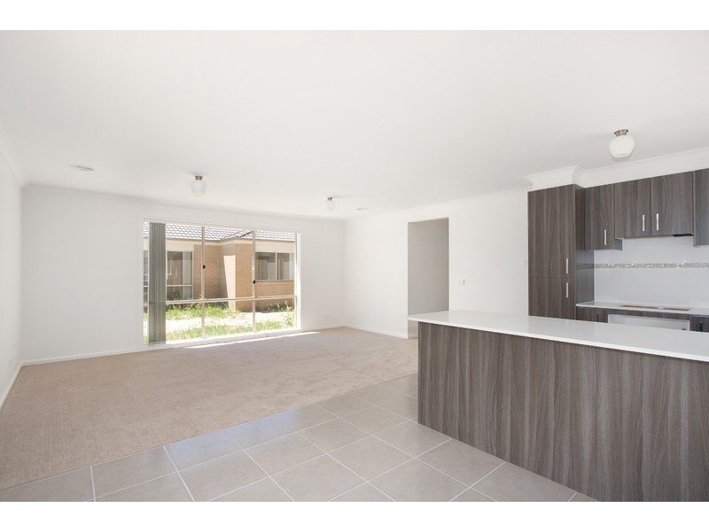 Unit 12 9 Shakespeare Court, Drouin VIC 3818