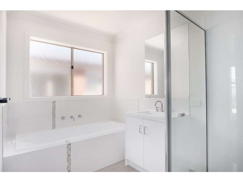 Unit 12 9 Shakespeare Court, Drouin VIC 3818