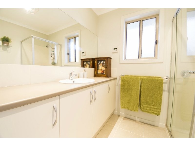 9 Kensington Square, Drouin VIC 3818