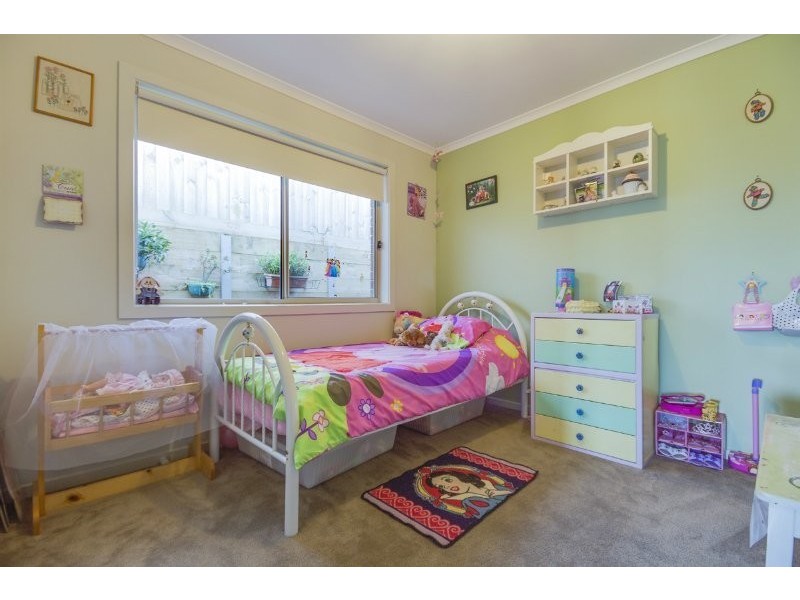 9 Kensington Square, Drouin VIC 3818