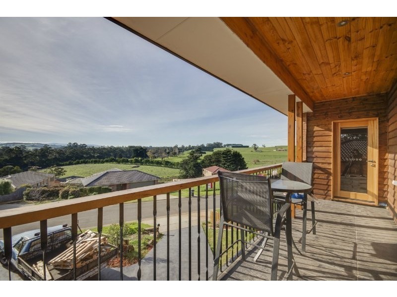 14 Aaron Court, Drouin VIC 3818