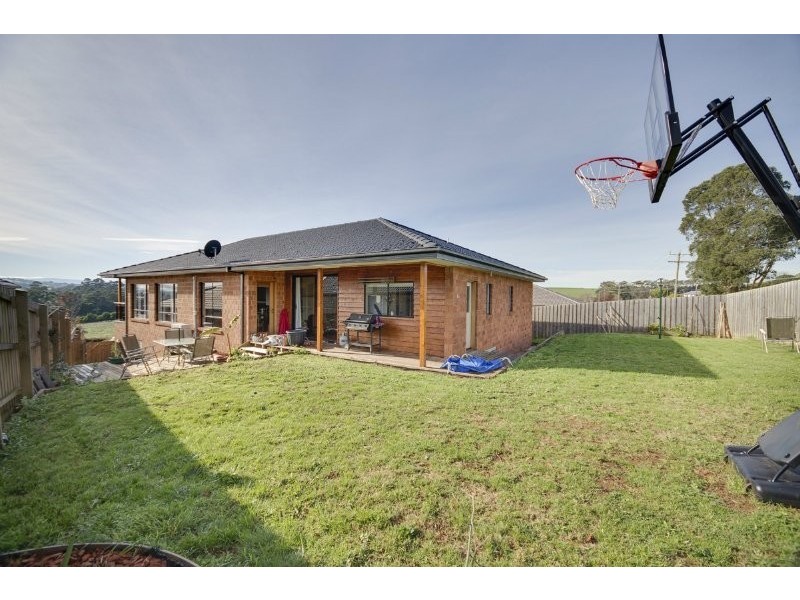 14 Aaron Court, Drouin VIC 3818