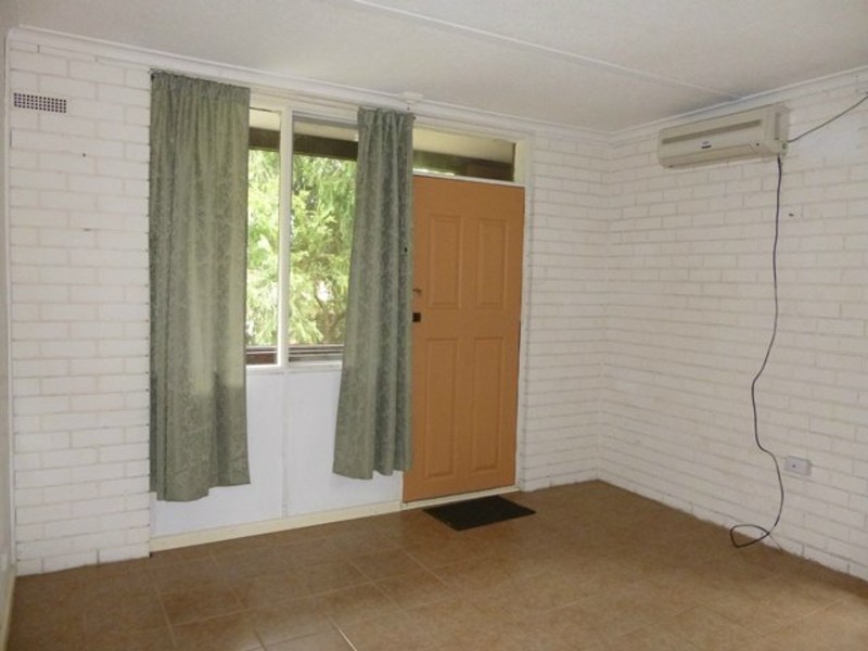 Unit 1 – 43 Lampard Road, Drouin VIC 3818