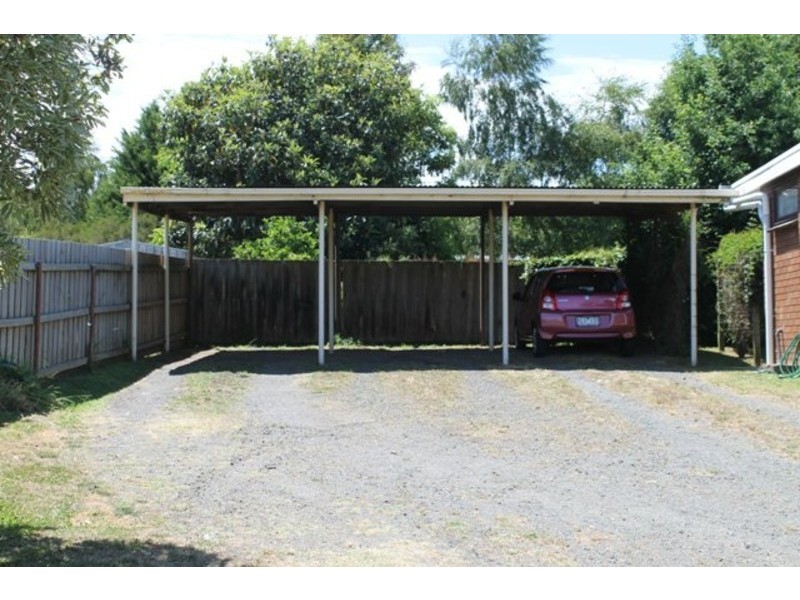 Unit 1 – 43 Lampard Road, Drouin VIC 3818