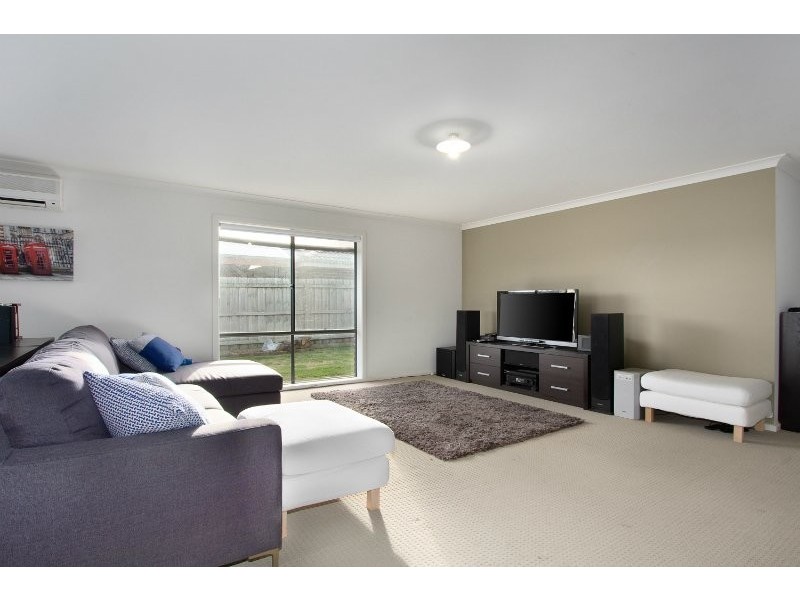 31 Springwater Drive, Drouin VIC 3818