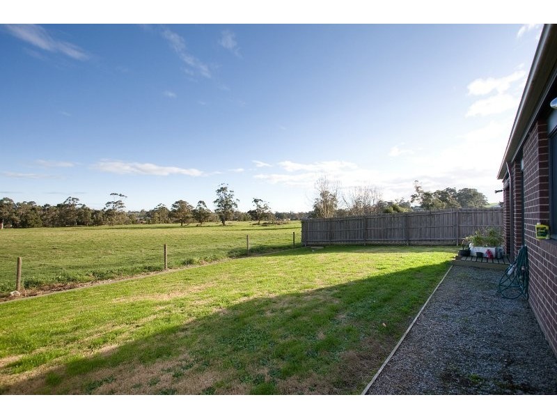 31 Springwater Drive, Drouin VIC 3818