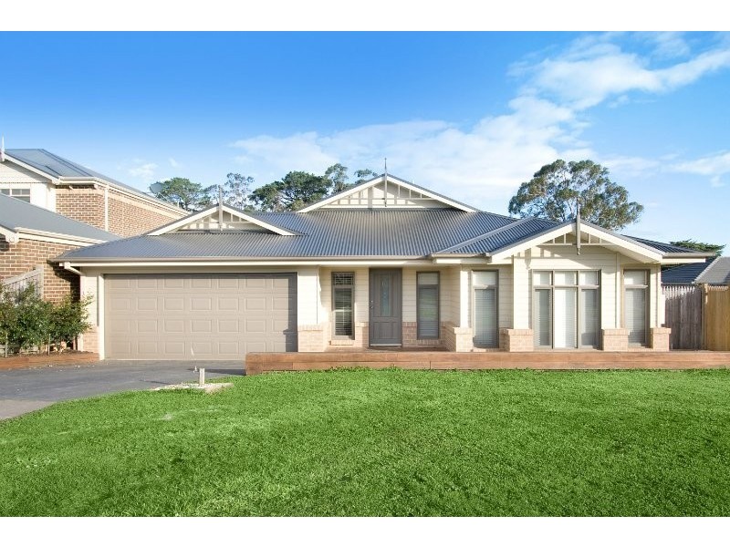 4 Lyndhurst Square, Drouin VIC 3818